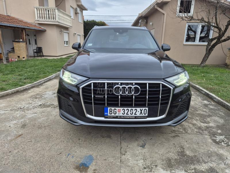 Audi Q7 