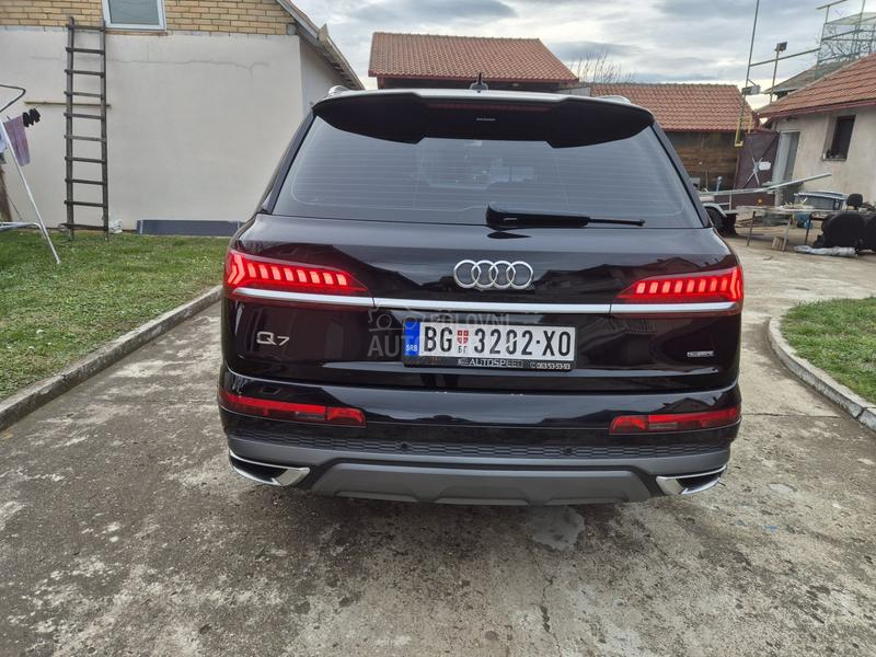 Audi Q7 