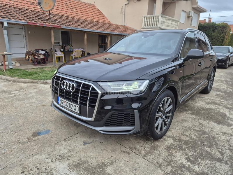 Audi Q7 