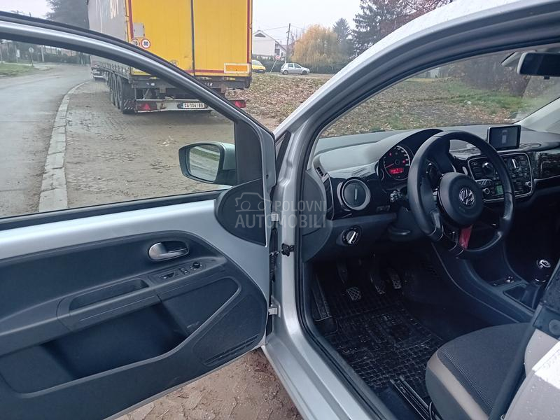 Volkswagen up! 