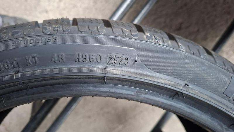 Pirelli 245/35 R18 Zimska