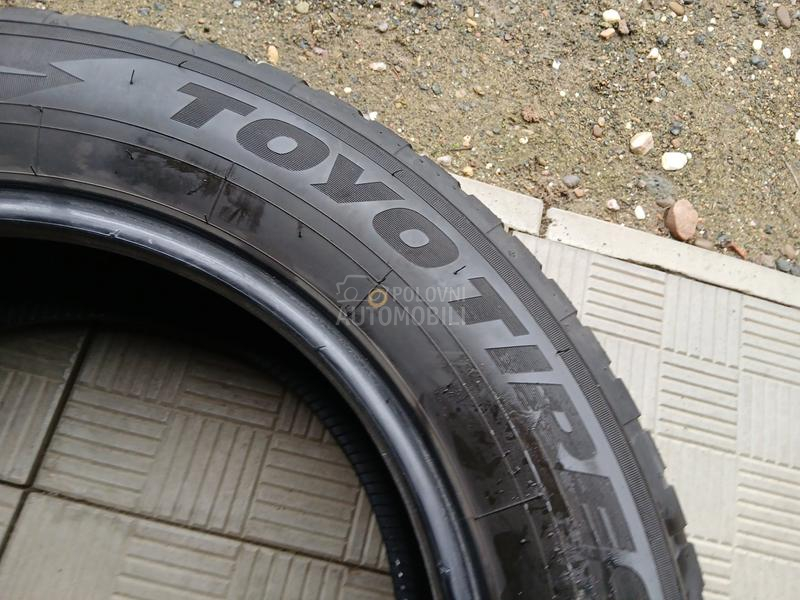 Toyo 215/65 R17 Zimska