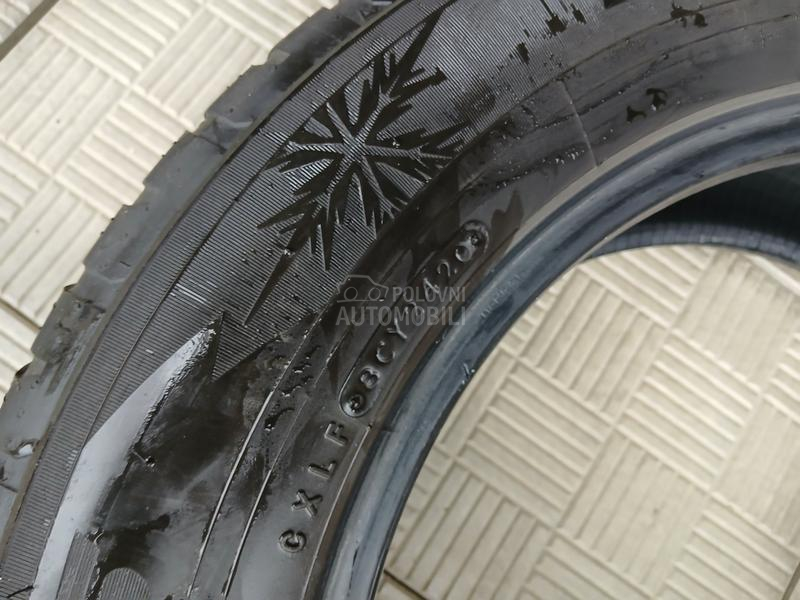 Toyo 215/65 R17 Zimska