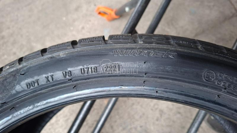Pirelli 245/35 R21 Zimska