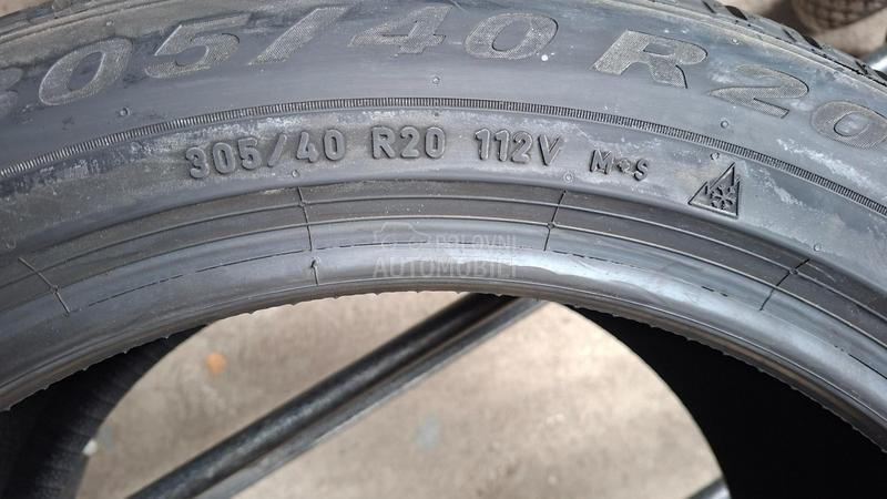 Pirelli 305/40 R20 Zimska