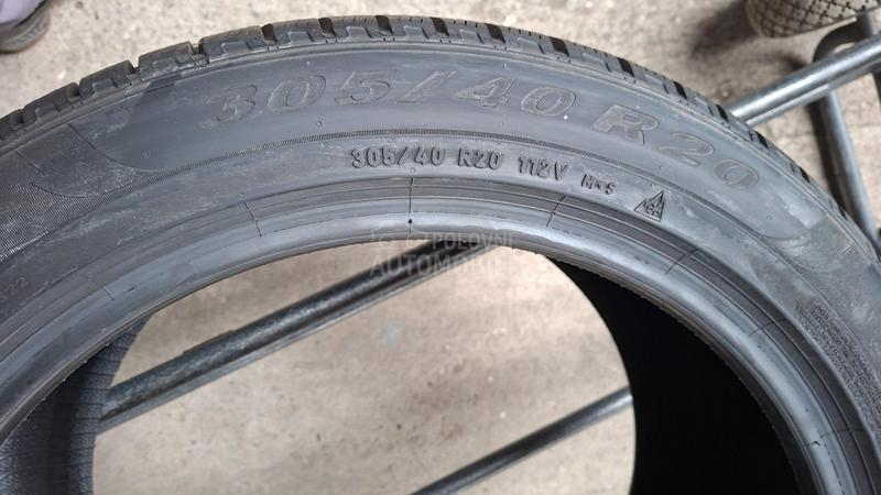 Pirelli 305/40 R20 Zimska