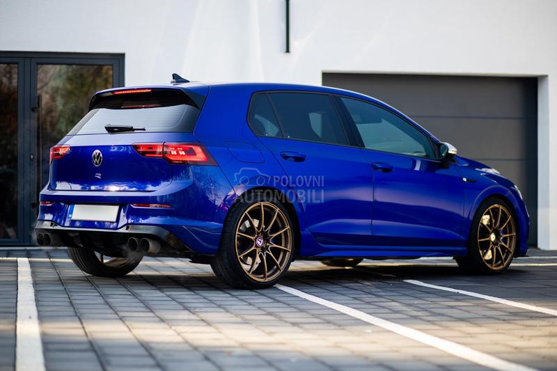 Volkswagen Golf 8 R    430hp