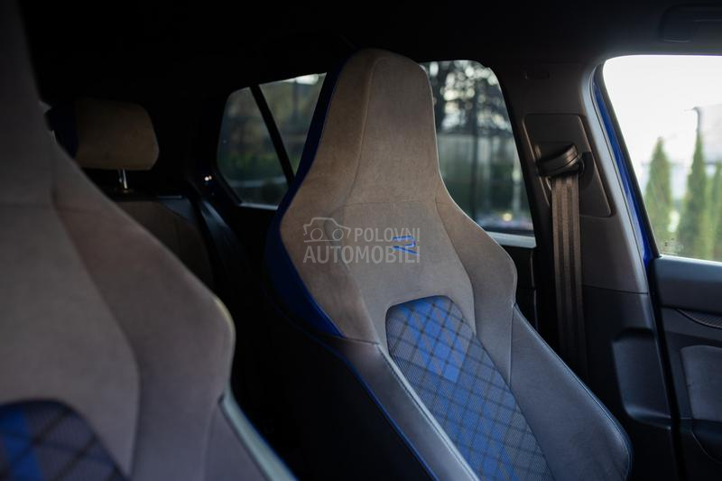 Volkswagen Golf 8 R    430hp