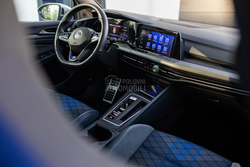 Volkswagen Golf 8 R    430hp