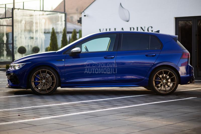Volkswagen Golf 8 R    430hp