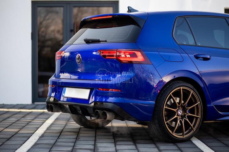 Volkswagen Golf 8 R    430hp