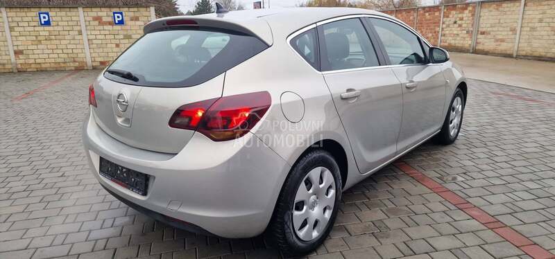 Opel Astra J 1.7 CDTI NOOVO