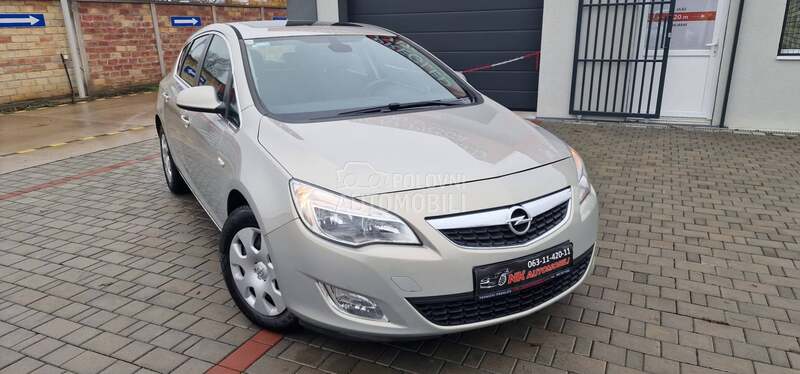 Opel Astra J 1.7 CDTI NOOVO