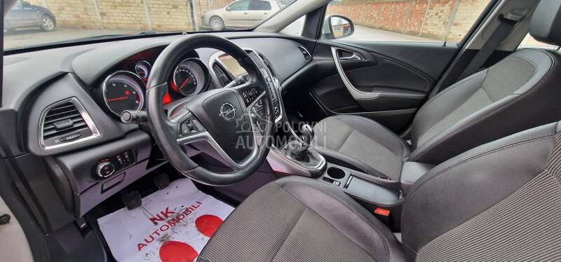 Opel Astra J 1.7 CDTI NOOVO