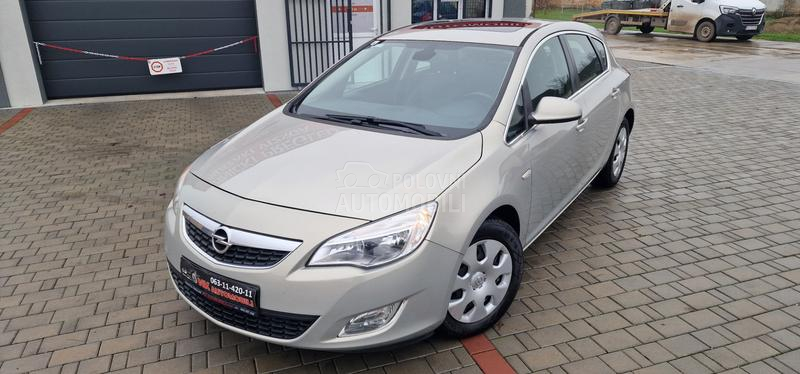 Opel Astra J 1.7 CDTI NOOVO