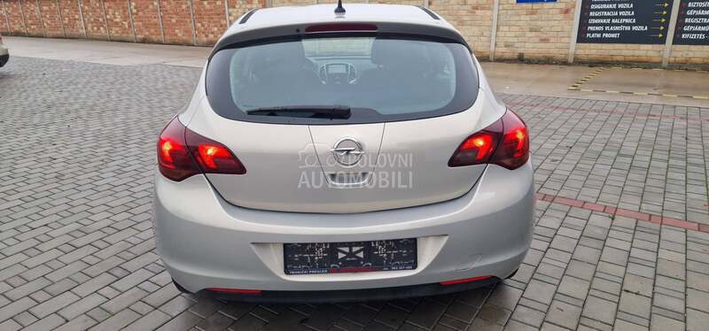 Opel Astra J 1.7 CDTI NOOVO