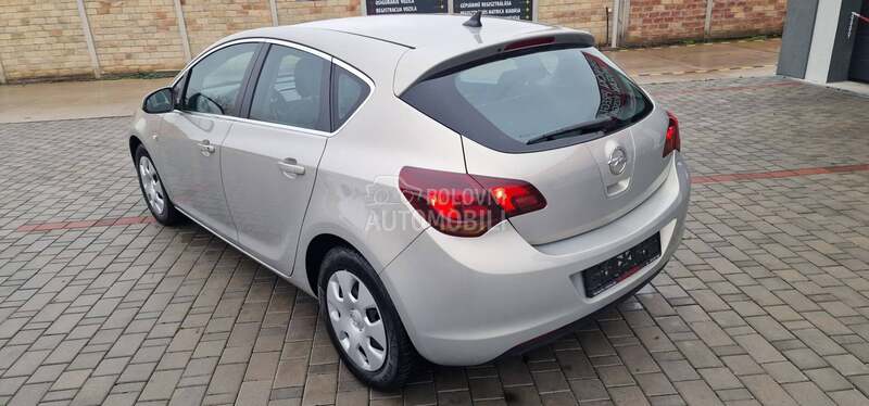 Opel Astra J 1.7 CDTI NOOVO