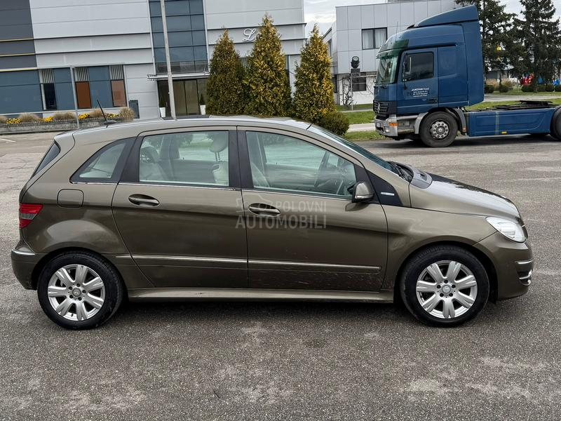 Mercedes Benz B 180 1.7 b/Ch/