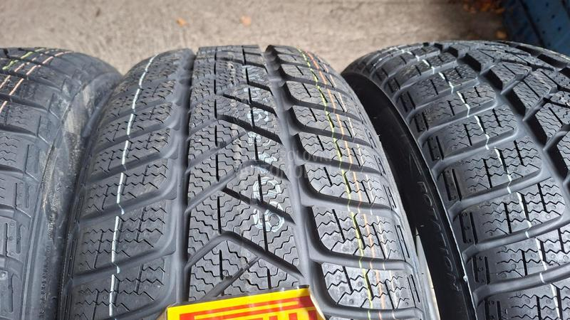 Pirelli 225/40 R19 Zimska