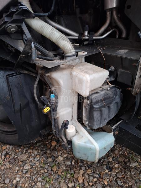 Posuda za pranje vetrobrana