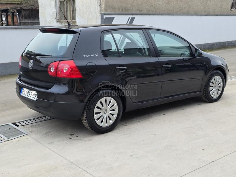 Volkswagen Golf 5 1.9TDI//TOUR