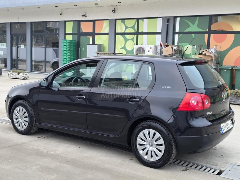 Volkswagen Golf 5 1.9TDI//TOUR