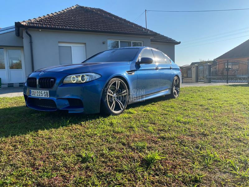 BMW M5 