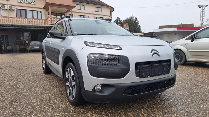 Citroen C4 Cactus 1.6 HDI  NAV-PANO