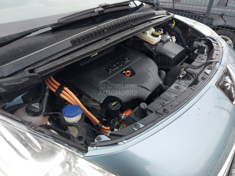 Peugeot 3008 2.0 HDi HYBRID4