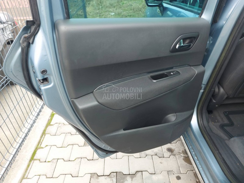 Peugeot 3008 2.0 HDi HYBRID4