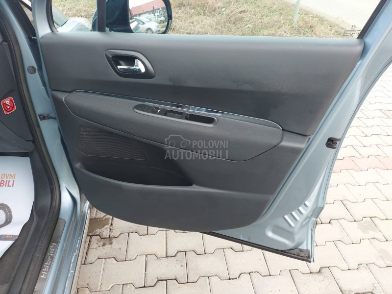 Peugeot 3008 2.0 HDi HYBRID4