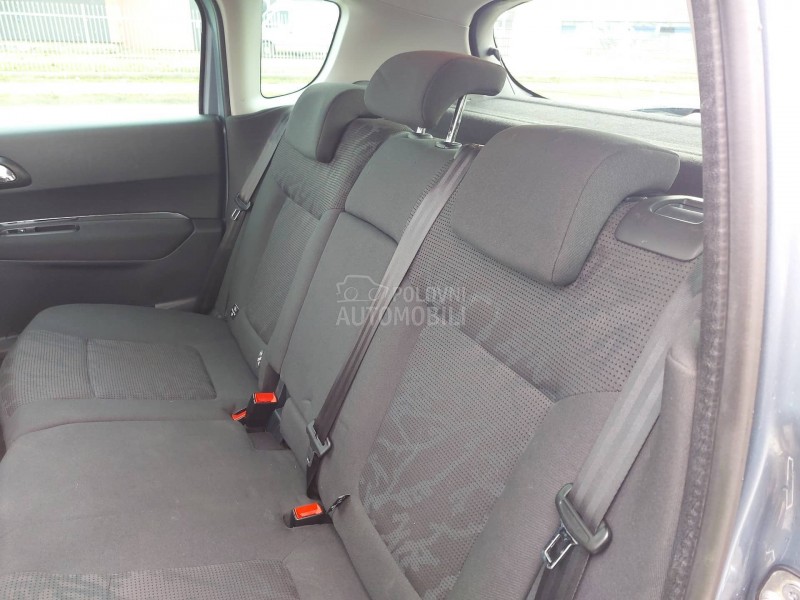 Peugeot 3008 2.0 HDi HYBRID4