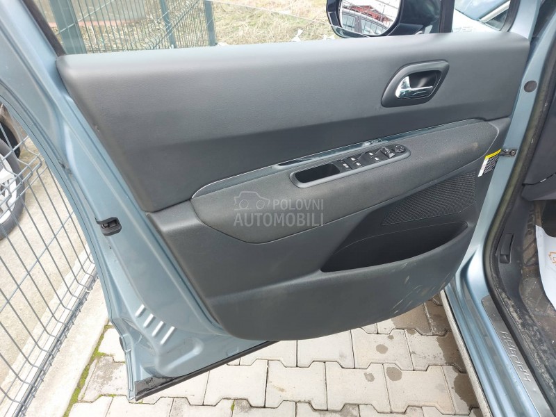 Peugeot 3008 2.0 HDi HYBRID4