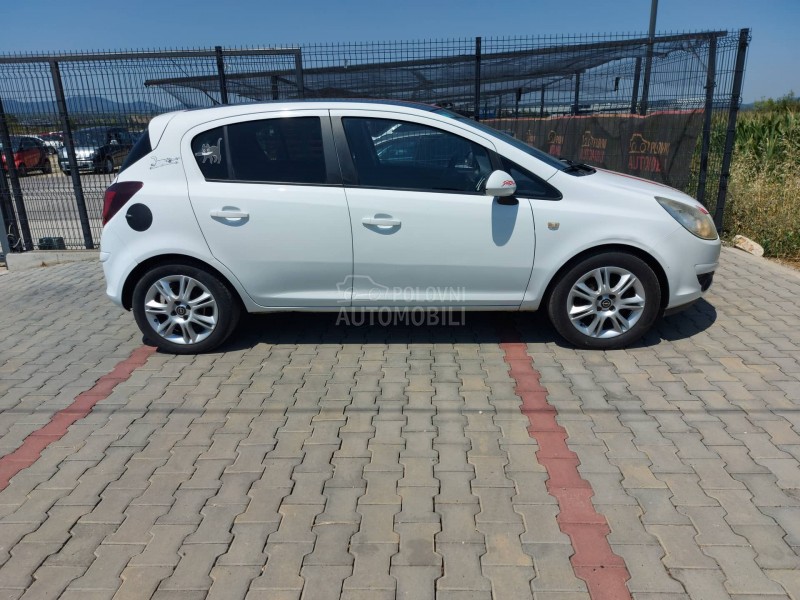 Opel Corsa D 1.4i