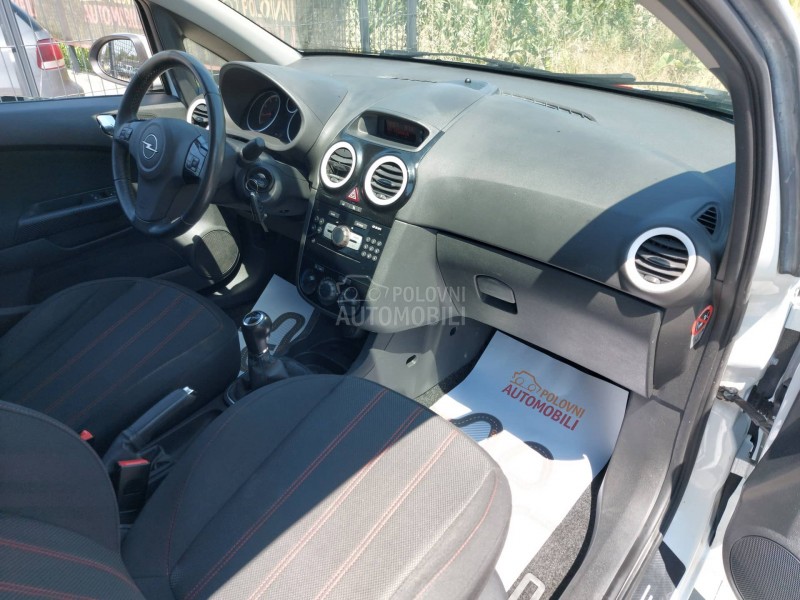 Opel Corsa D 1.4i