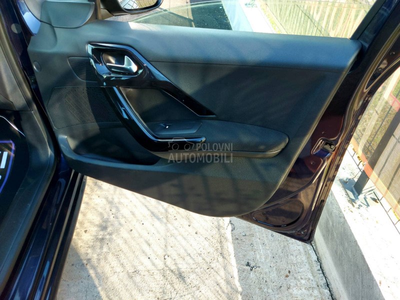 Peugeot 208 1.2 VTI