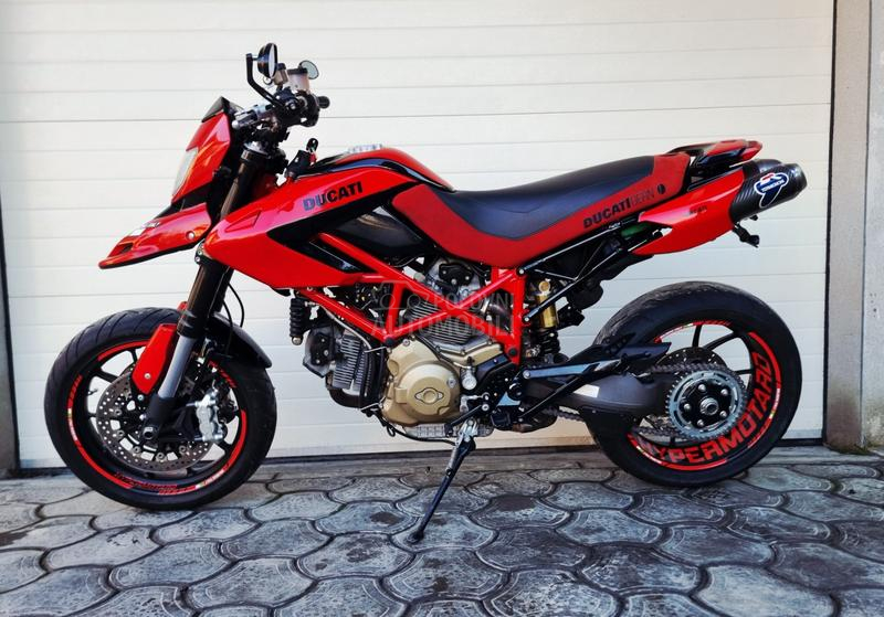 Ducati Hypermotard 1100