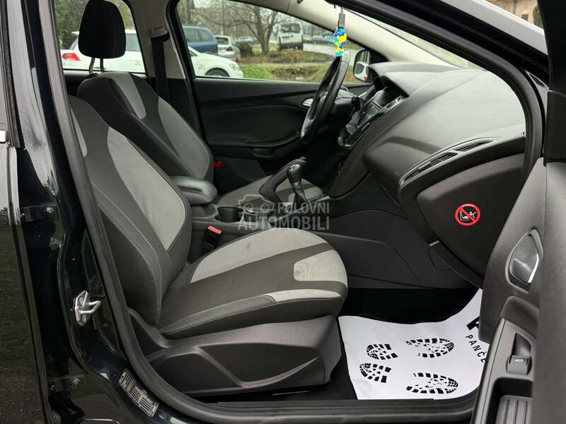 Ford Focus 1.6 OBIČAN T O P
