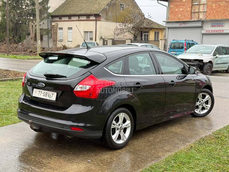 Ford Focus 1.6 OBIČAN T O P