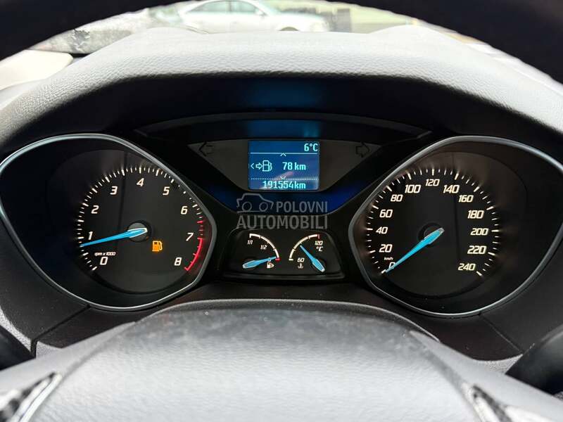 Ford Focus 1.6 OBIČAN T O P