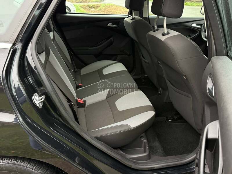 Ford Focus 1.6 OBIČAN T O P