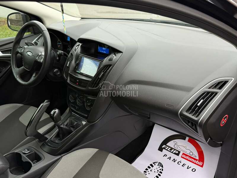 Ford Focus 1.6 OBIČAN T O P