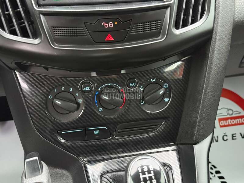 Ford Focus 1.6 OBIČAN T O P