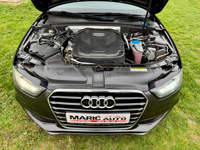 Audi A4 2.0TDI  S-LINE  LED