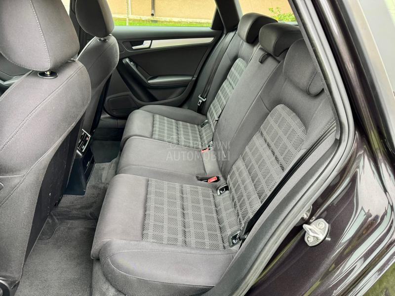 Audi A4 2.0TDI  S-LINE  LED