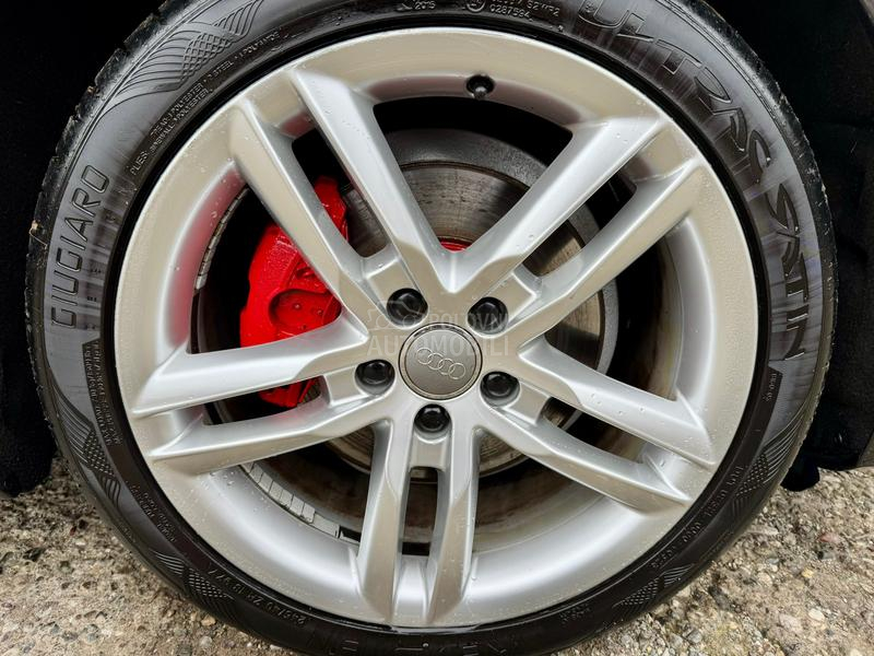 Audi A4 2.0TDI  S-LINE  LED