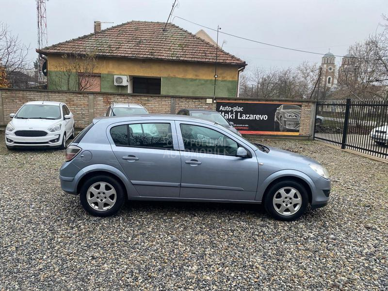Opel Astra H 