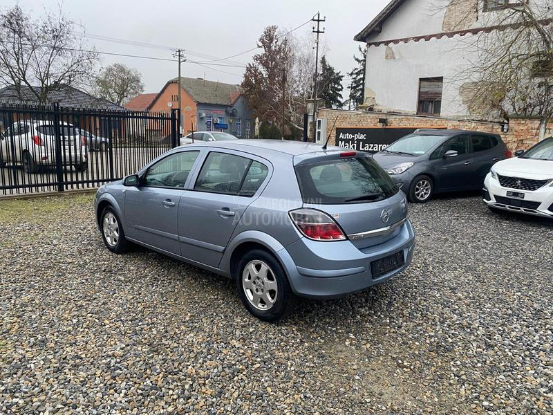 Opel Astra H 