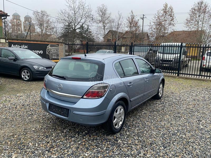 Opel Astra H 