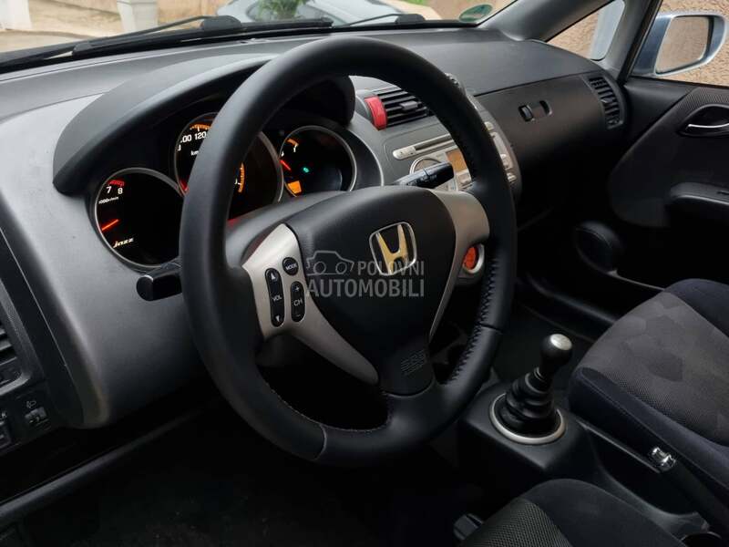 Honda Jazz 1.3b